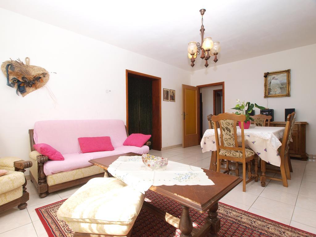 Apartment Luisa 1437 Peruški Zewnętrze zdjęcie