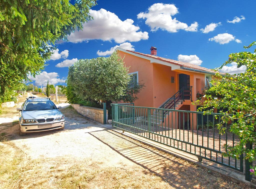 Apartment Luisa 1437 Peruški Zewnętrze zdjęcie