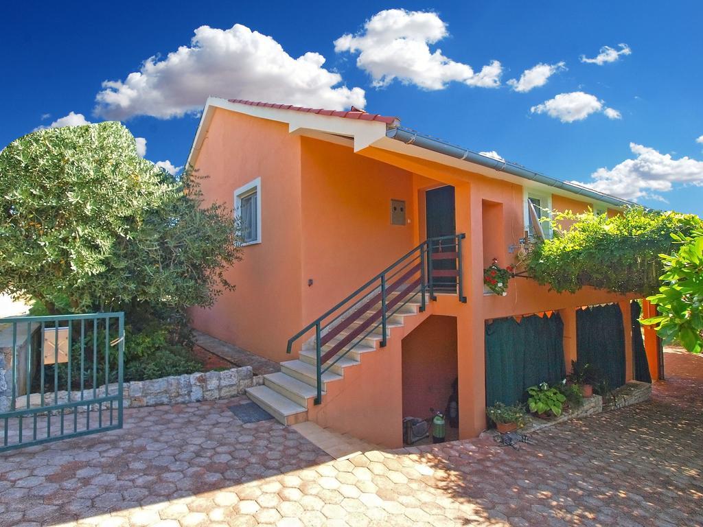 Apartment Luisa 1437 Peruški Zewnętrze zdjęcie
