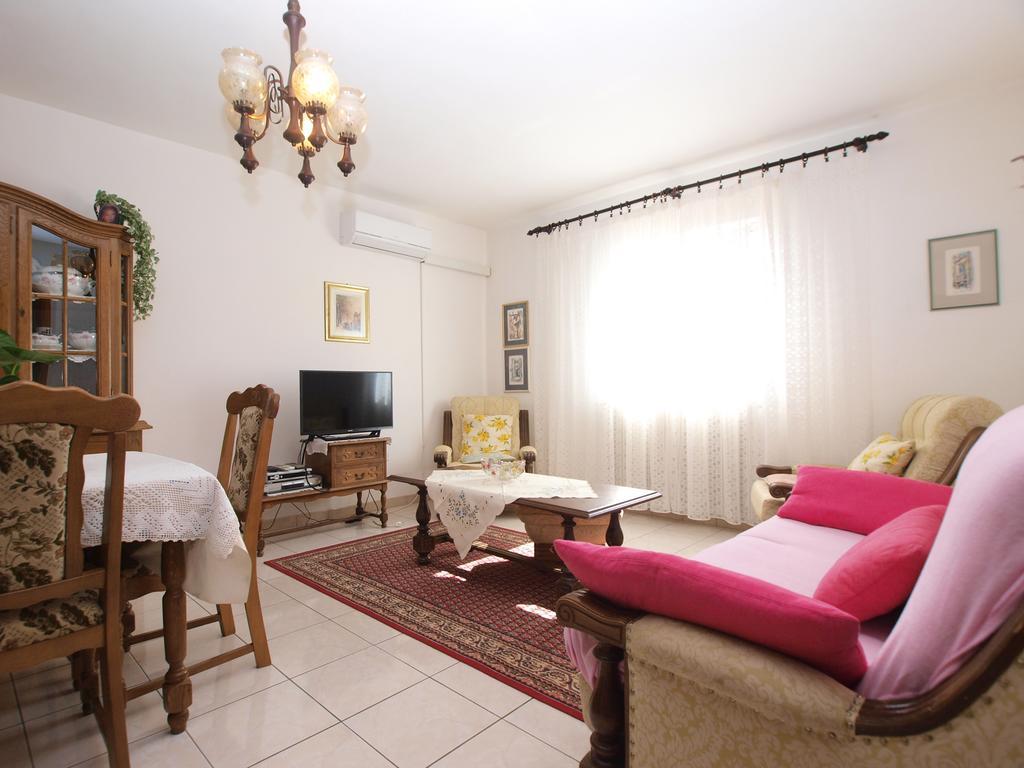 Apartment Luisa 1437 Peruški Zewnętrze zdjęcie