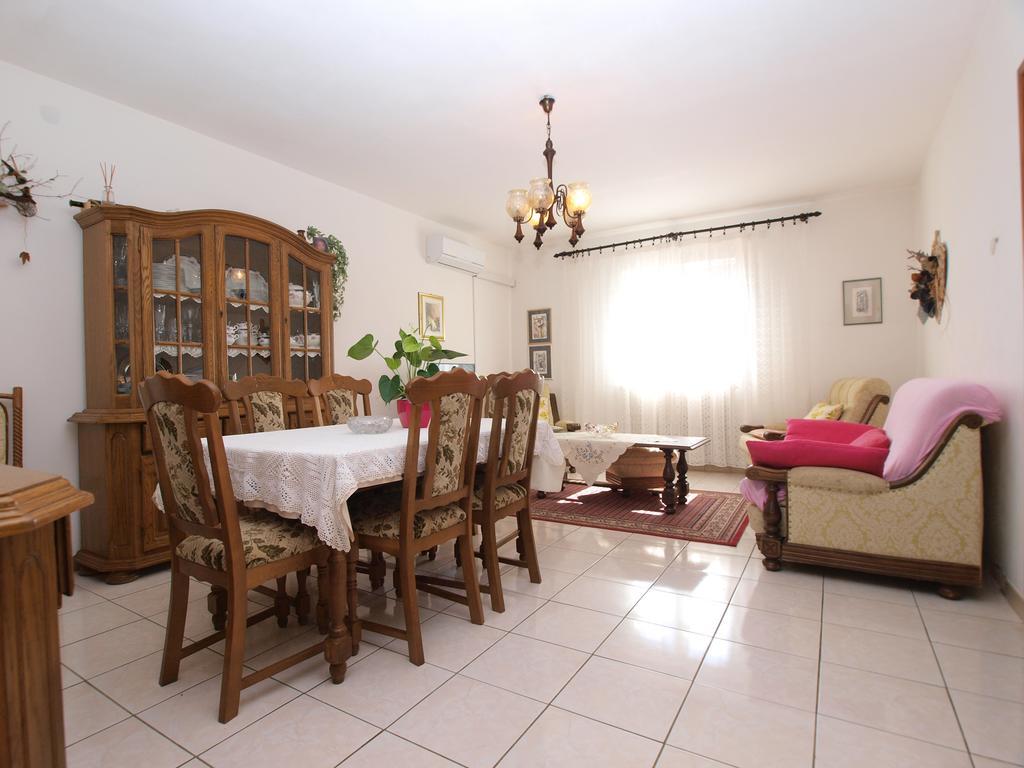 Apartment Luisa 1437 Peruški Zewnętrze zdjęcie