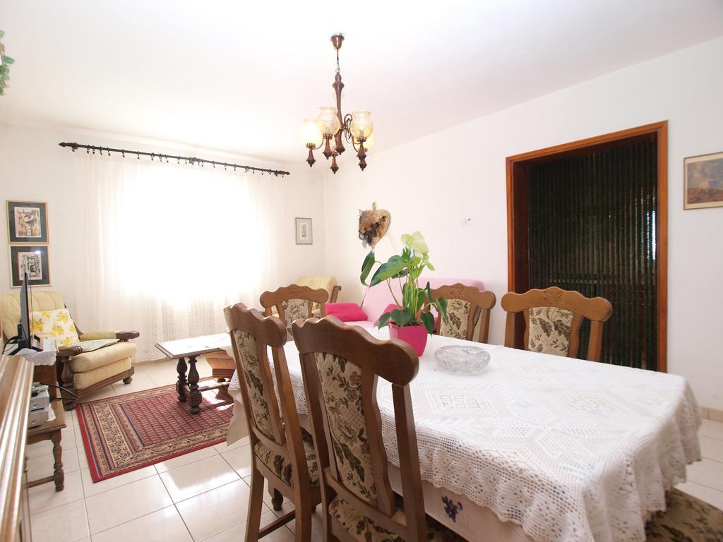 Apartment Luisa 1437 Peruški Zewnętrze zdjęcie